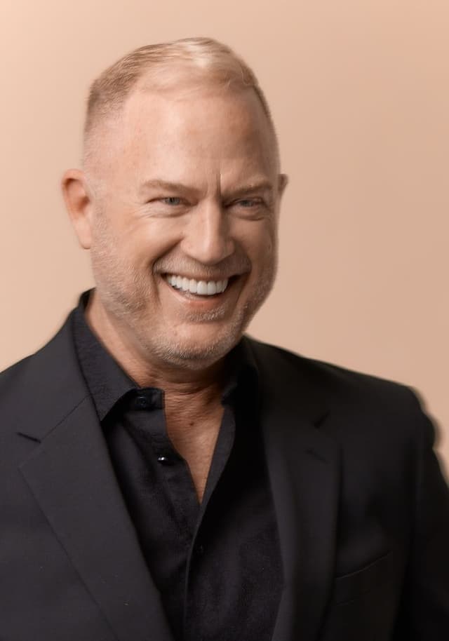 Image of Tom Newton